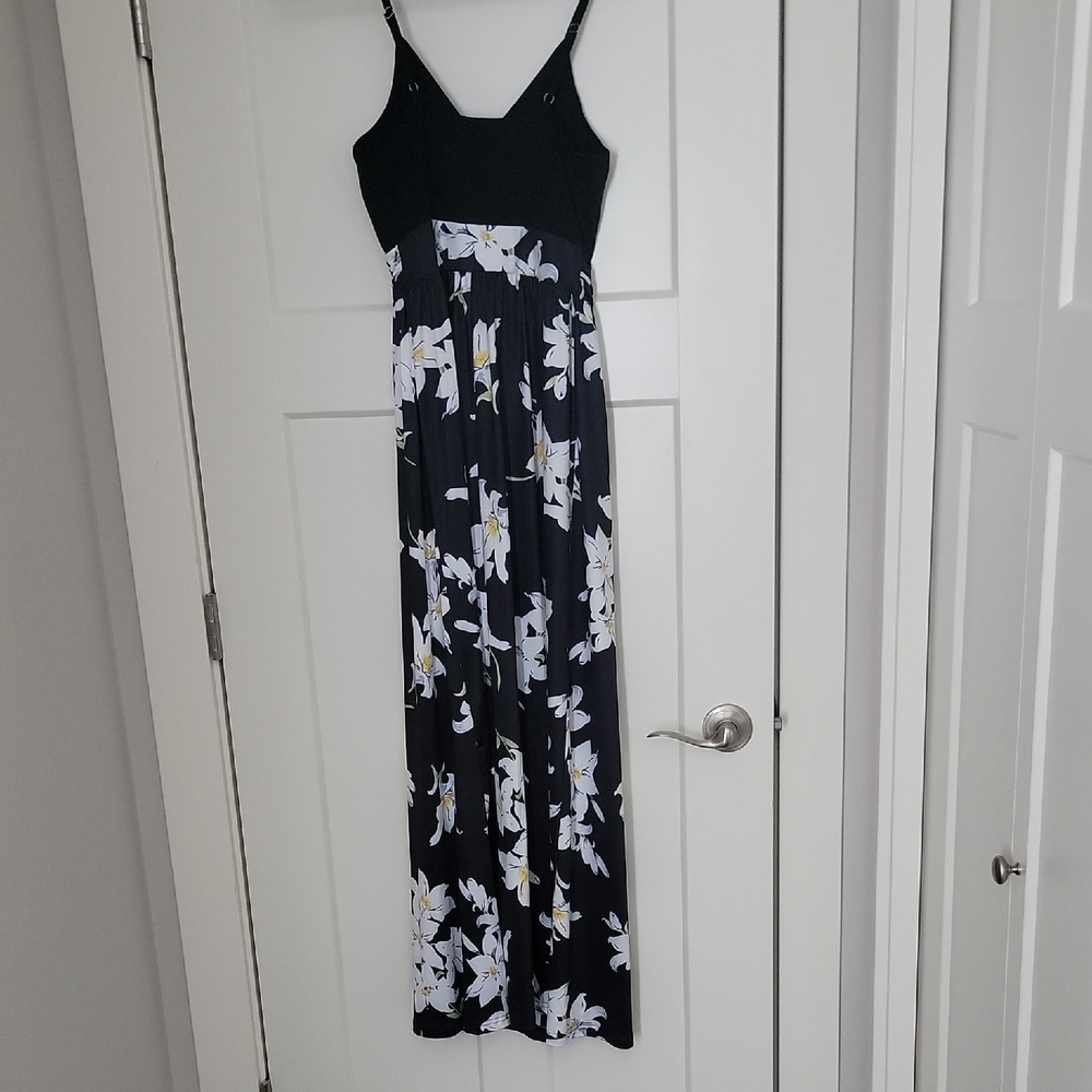 NWT Elegant Black Floral Maxi Dress